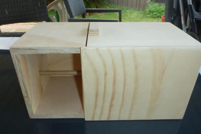 PLYWOOD GOULDIAN FINCH NEST BOXES WITH PORCH ENTRY