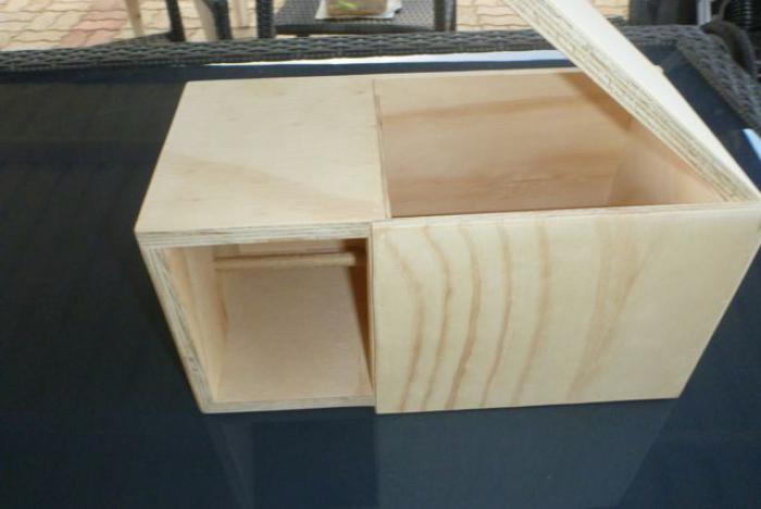 PLYWOOD GOULDIAN FINCH NEST BOXES WITH PORCH ENTRY