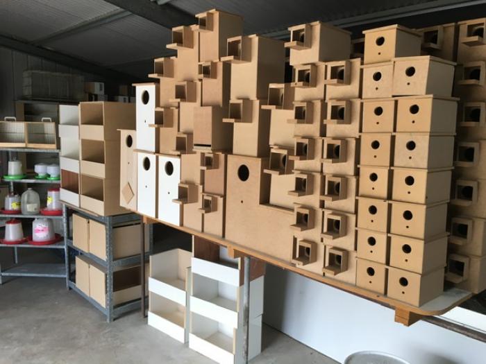 NESTBOXES LARGE RANGE TO SUIT PARROTS to FINCHES, POULTRY 